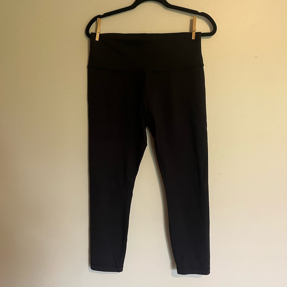 Black High-Waisted lululemon Leggings size 10 athletic athleisure workout